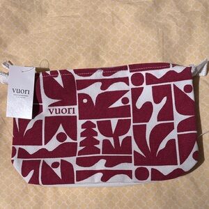 NWT Vuori Holiday 2025 Strawberry Pouch